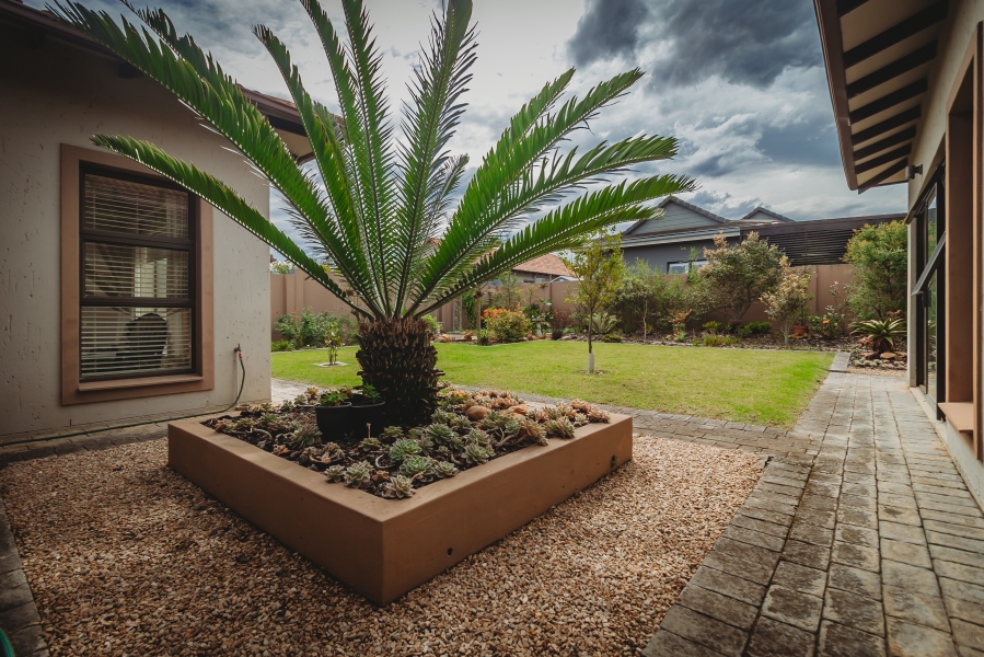 3 Bedroom Property for Sale in Earls Court Lifestyle Estate Western Cape